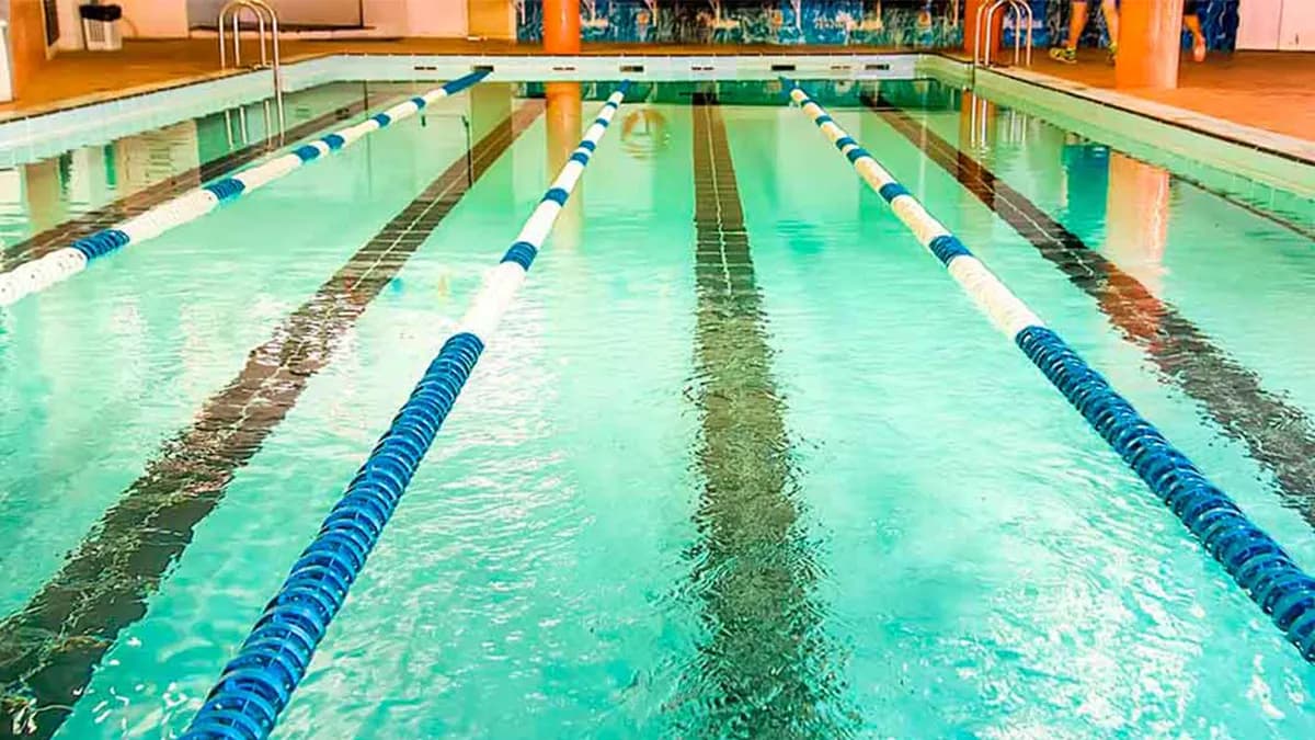 Piscina climatizada en Tenisquash Alzira