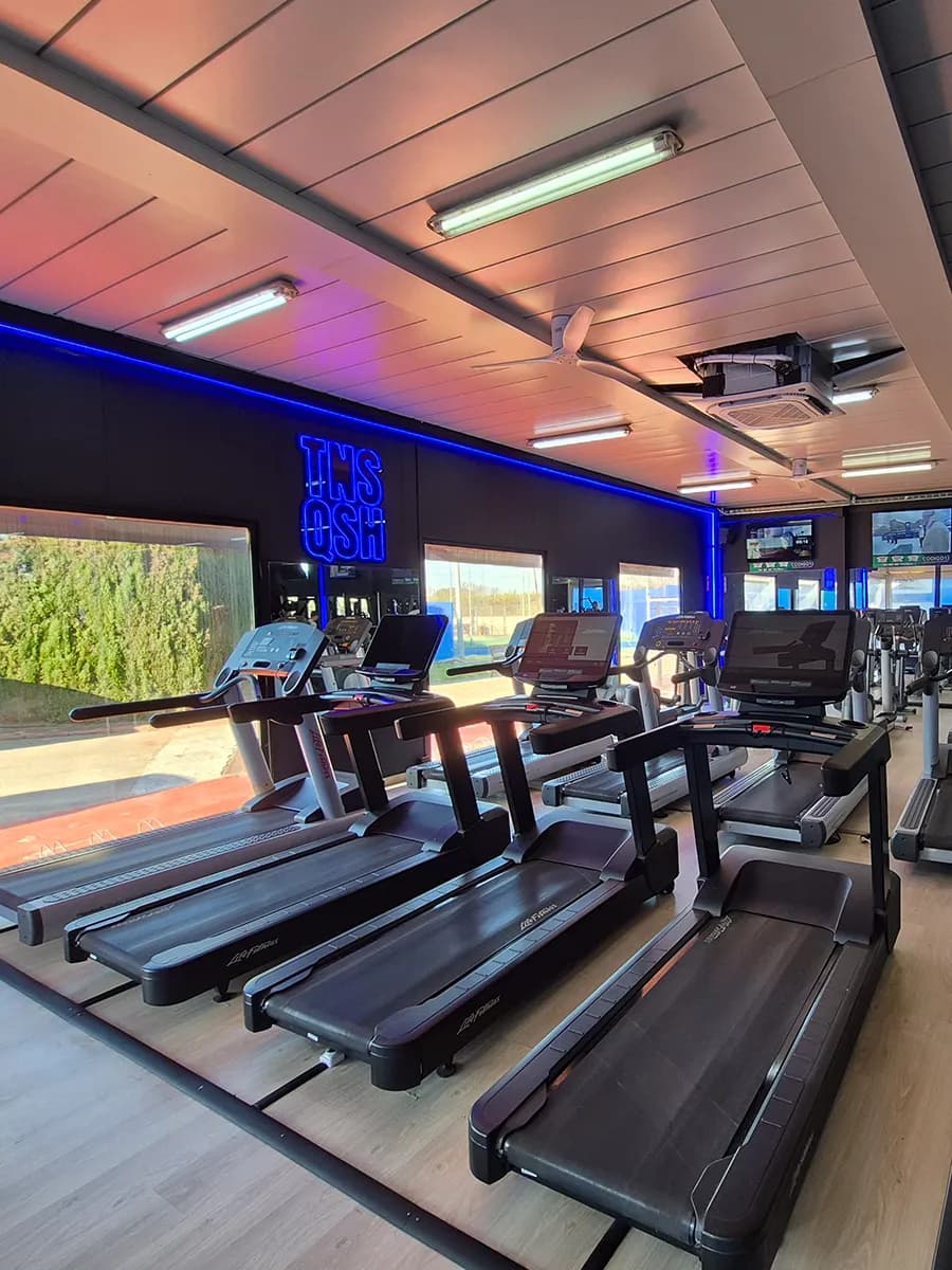 Zona de cardio del gimnasio en Alzira
