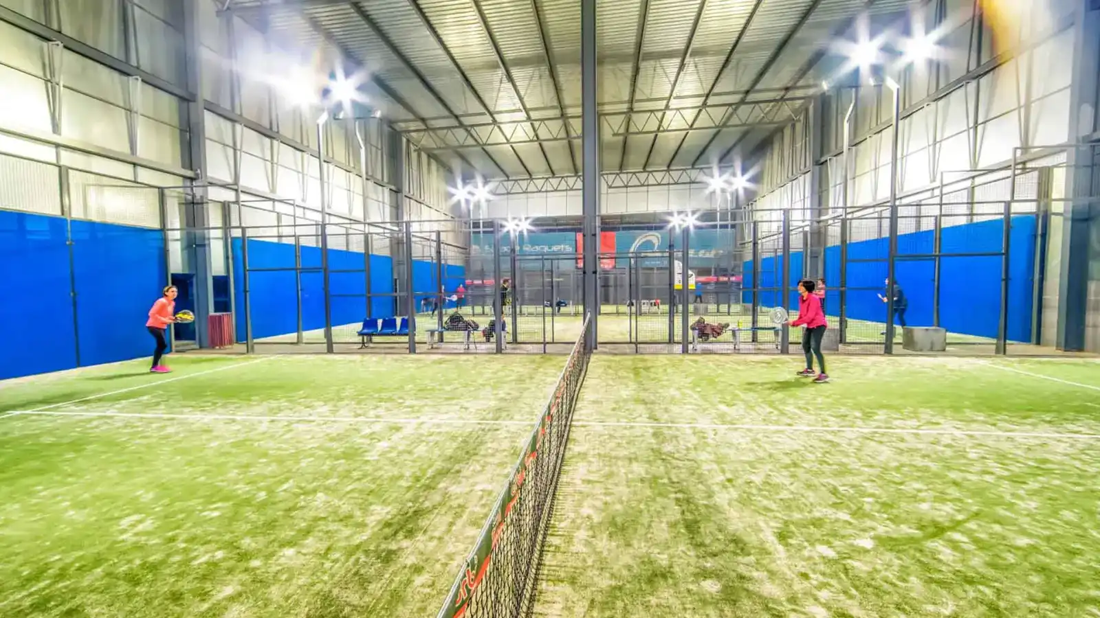 Dónde jugar al pádel en Alzira: guía de pistas y clubs Dónde jugar al pádel en Alzira: guía de pistas y clubs