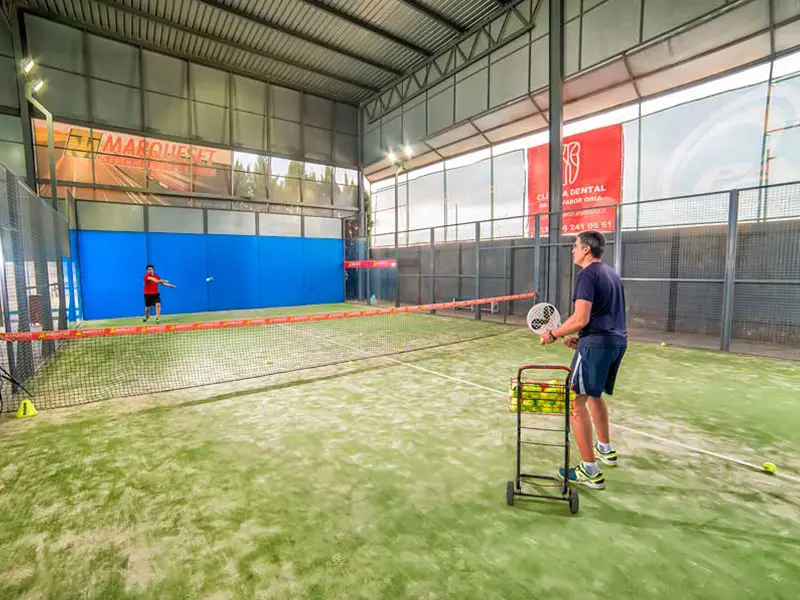 Clases de pádel para adultos en Alzira