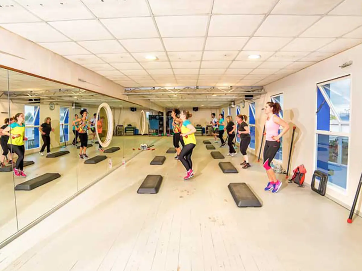 Clase de body fit en Tenisquash Alzira