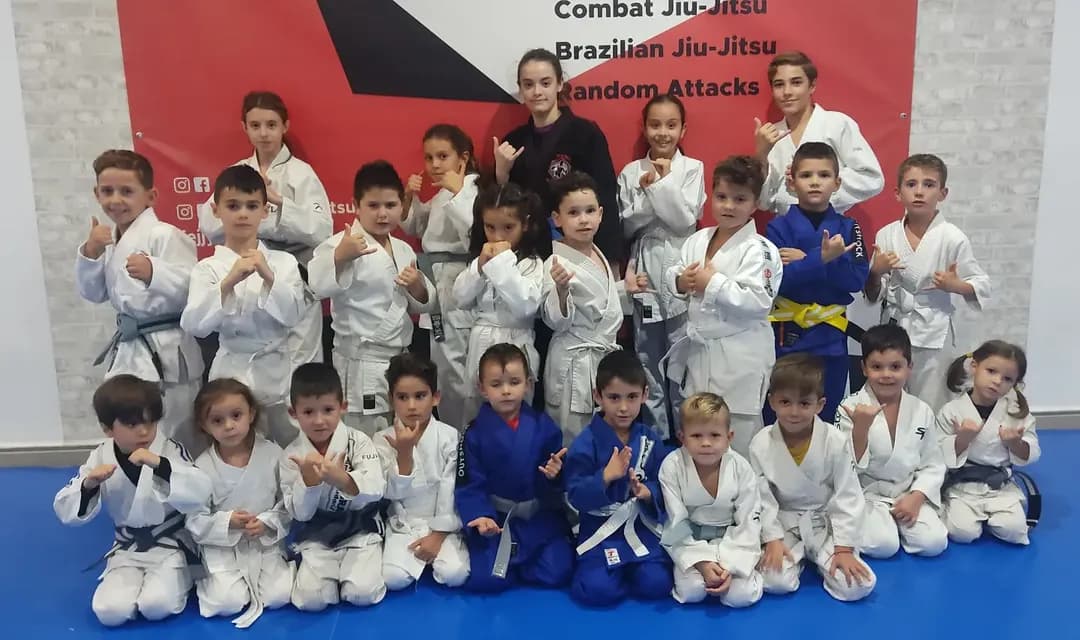 Clase de Jiu Jitsu para adultos en Alzira — Tenisquash