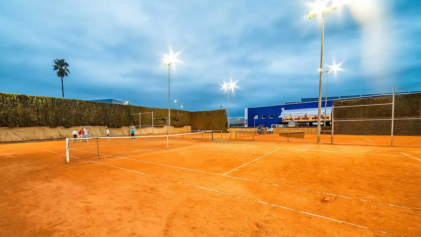 Pistas de tenis en Alzira — Tenisquash Pistas de tenis en Alzira — Tenisquash
